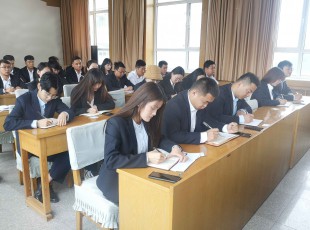 临夏州尊龙凯时农牧投资生长集团召开职工大会